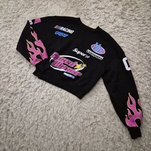 Speed Chaser Racing Graphic Crop Sweatshirt | Black w/ Pink Flames